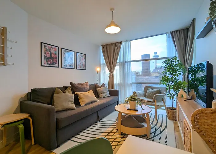 City Centre Morden 1-Bedroom Apt Near Dock