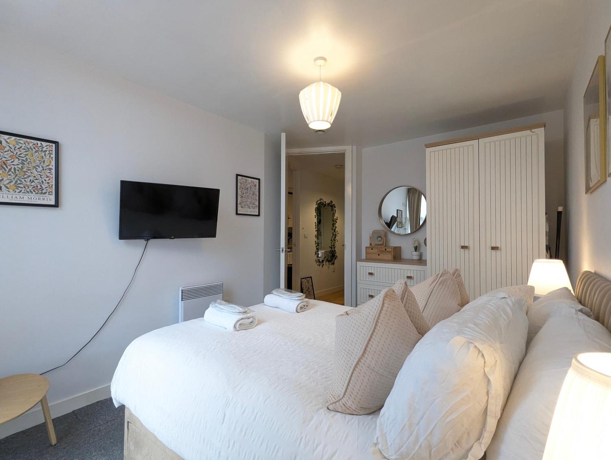 Centre Morden 1-bedroom Near Dock * Liverpool