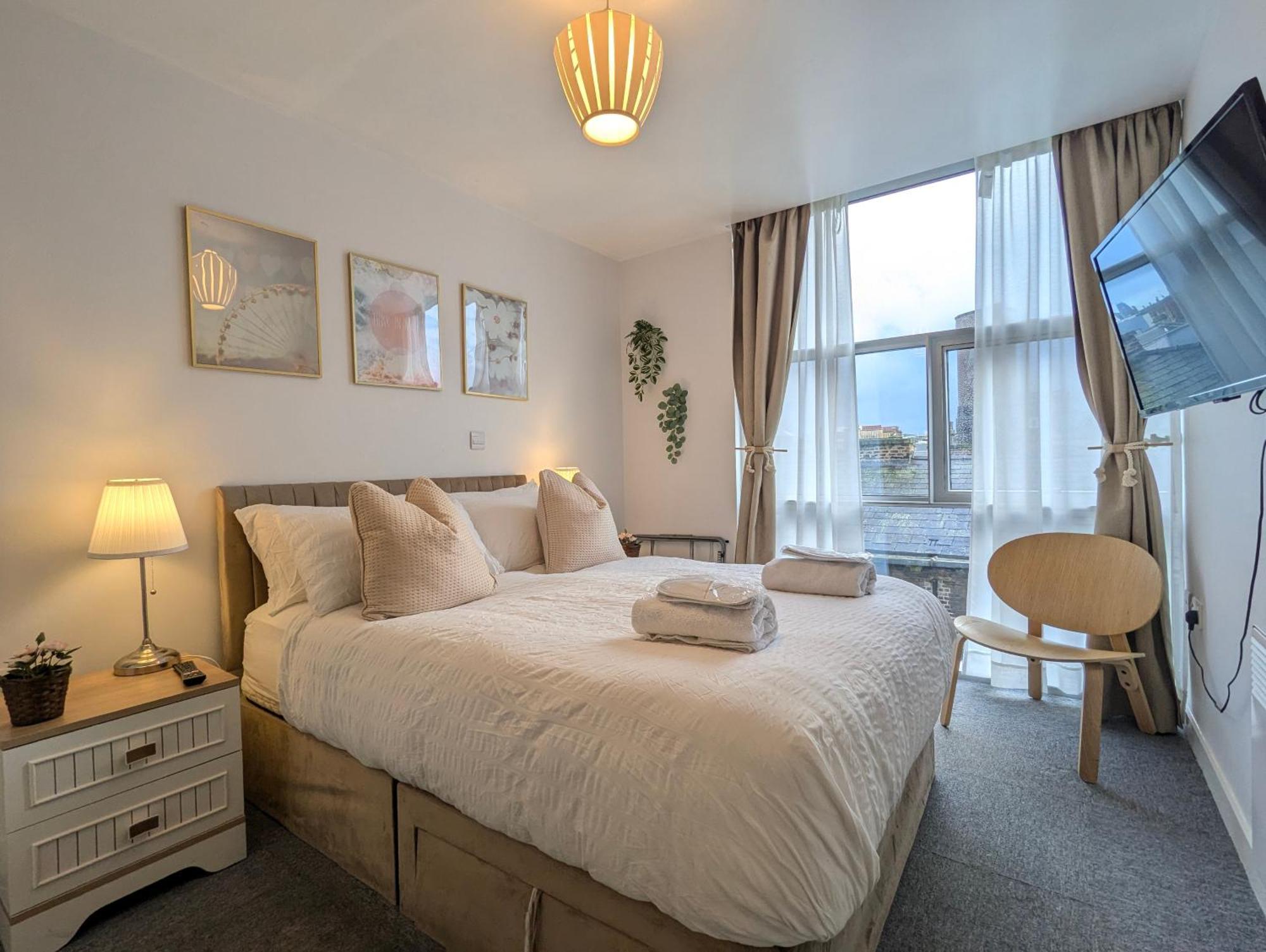 Apartment Centre Morden 1-bedroom Near Dock *