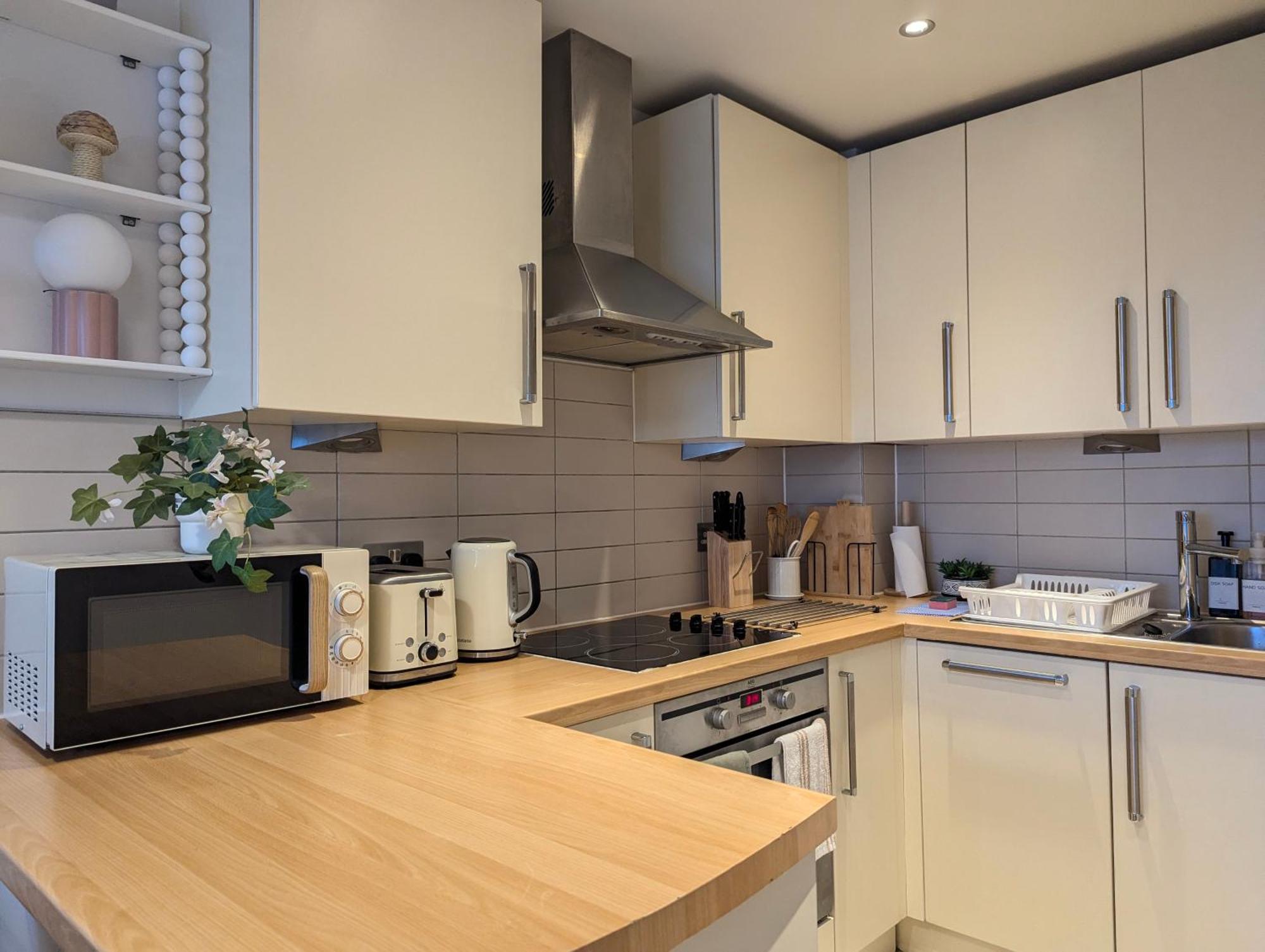 Apartment Centre Morden 1-bedroom Near Dock Liverpool