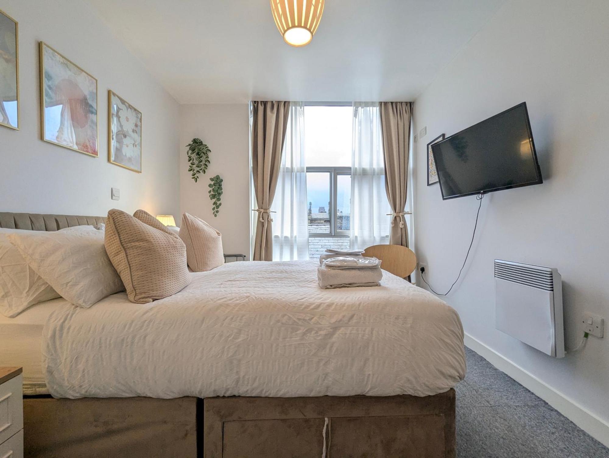 Centre Morden 1-bedroom Near Dock Liverpool